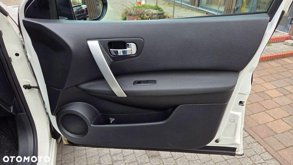 Nissan Qashqai 2.0 dCi 4 x 4 DPF tekna - 31