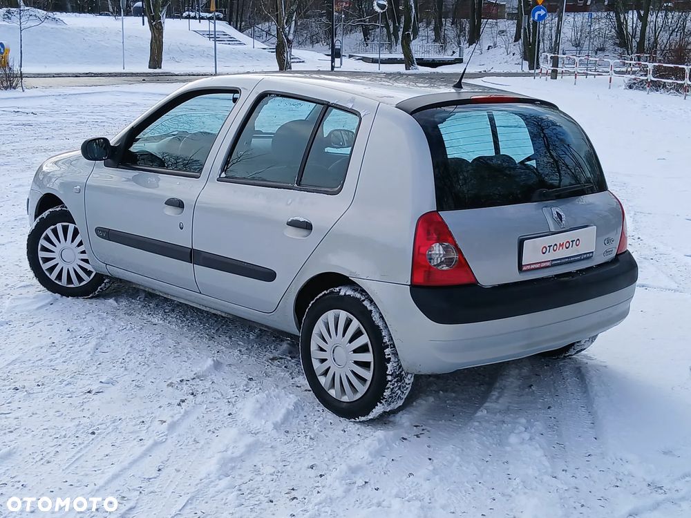 Renault Clio 1.2 16V Confort Dynamique - 21