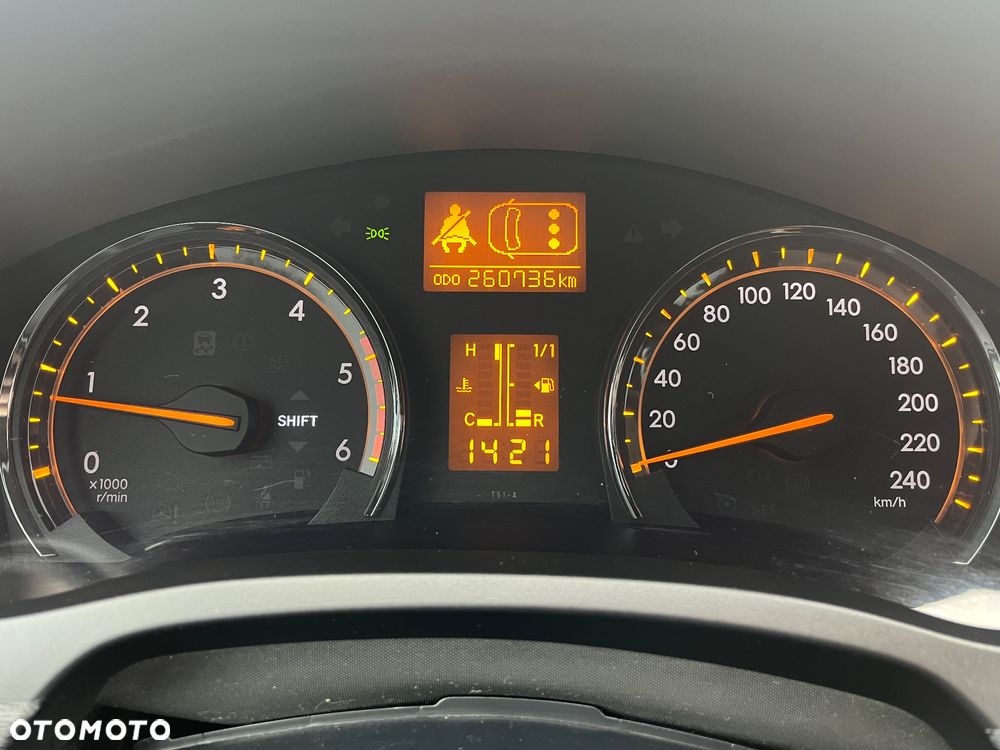 Toyota Avensis - 7