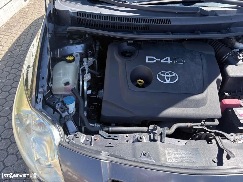 Toyota Auris 1.4 D-4D Sol - 17