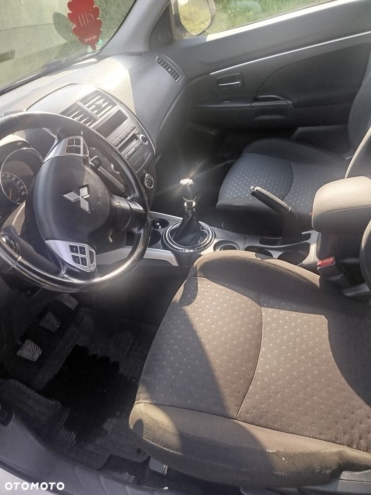 Mitsubishi ASX - 5