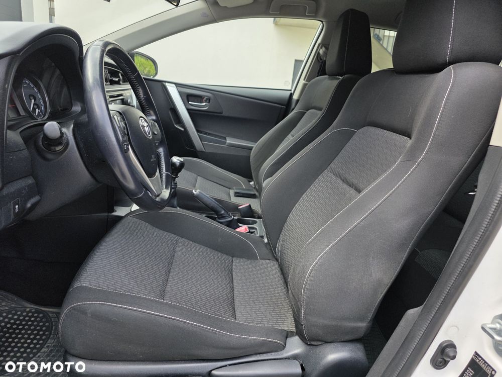Toyota Auris - 6