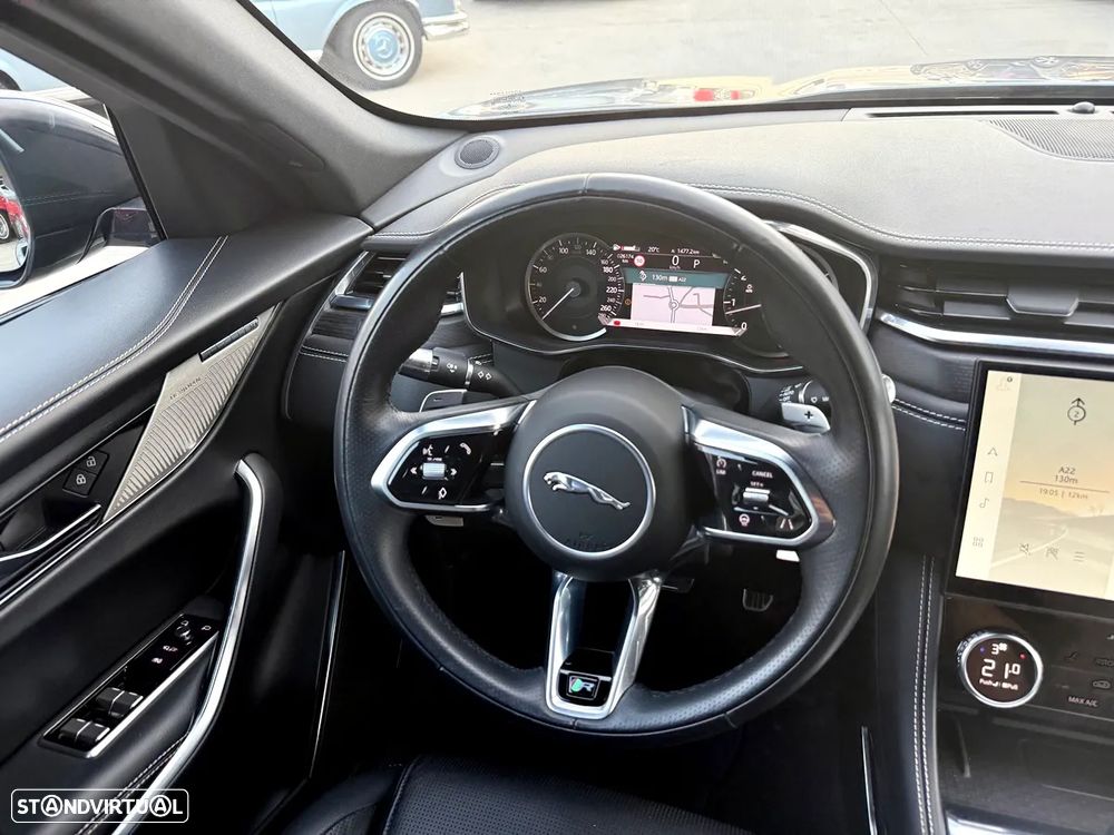 Jaguar F-Pace P250 AWD R-Dynamic S - 14