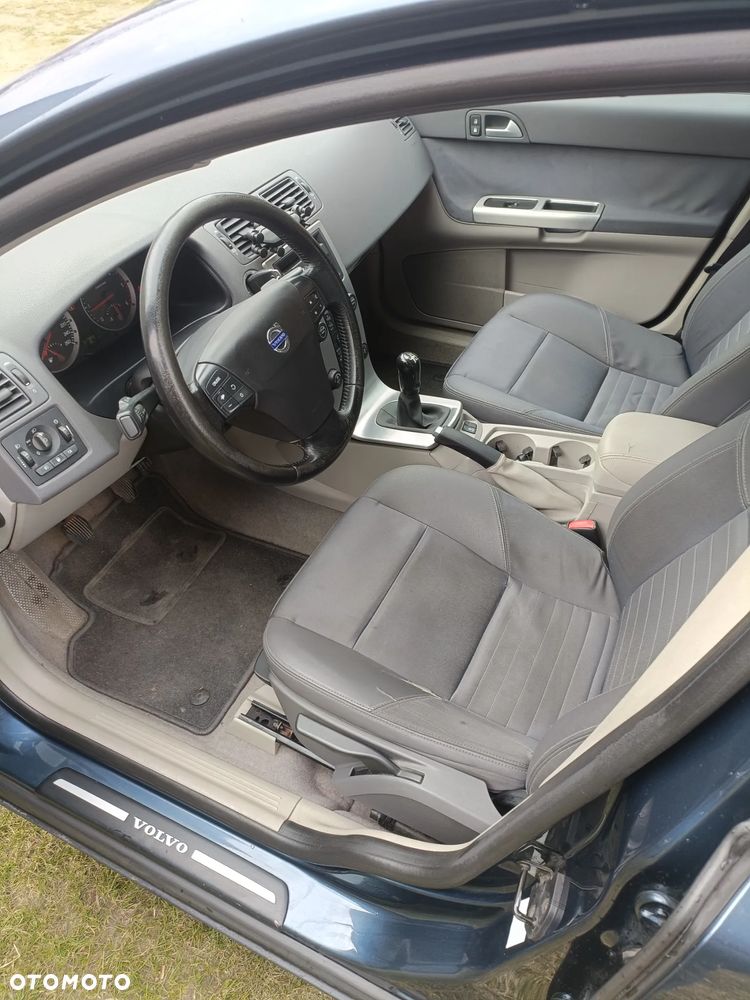 Volvo S40 2.0D Momentum - 11
