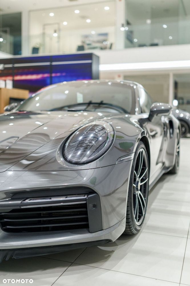 Porsche 911 Turbo - 16
