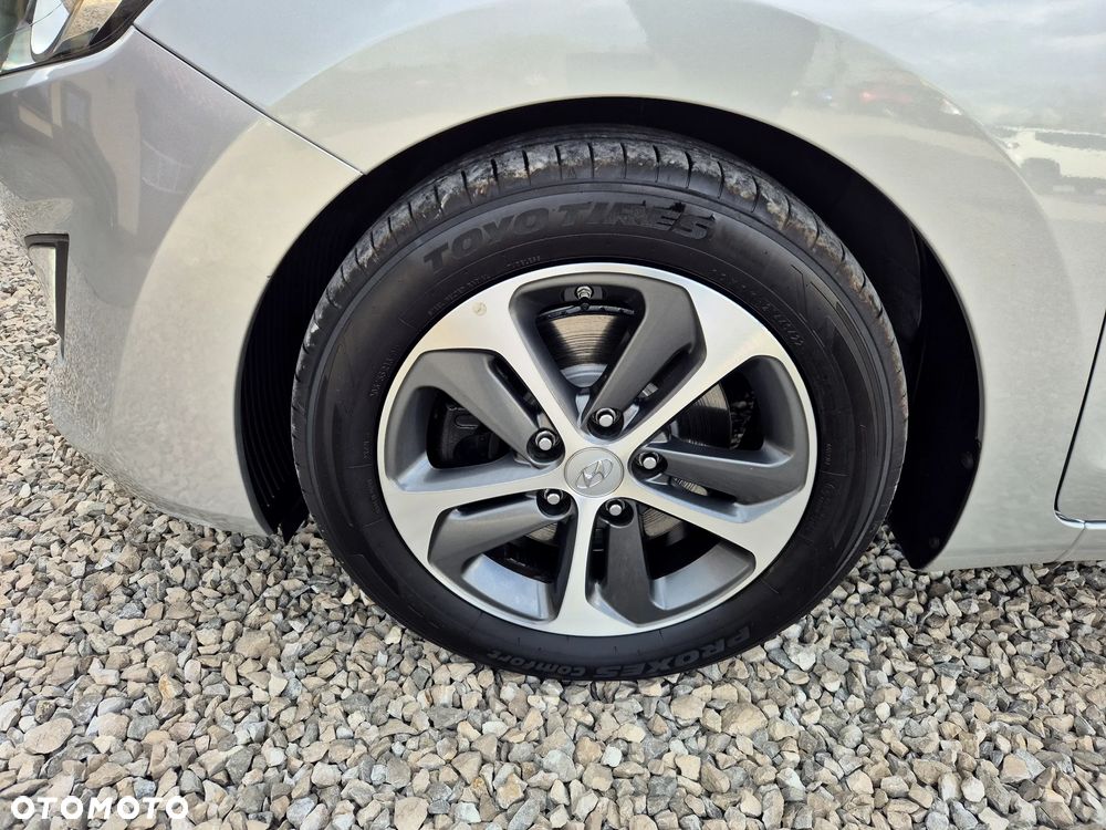 Hyundai i30 blue Kombi 1.6 GDi Passion - 15