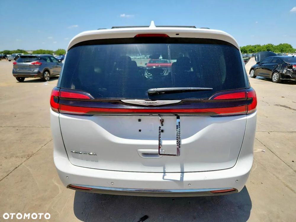 Chrysler Pacifica - 6