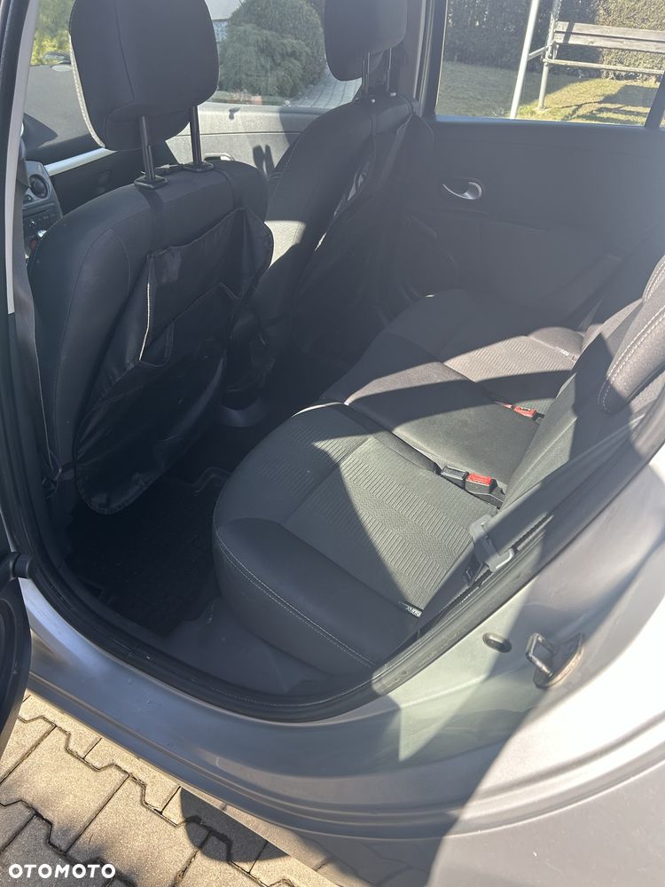 Renault Clio - 5