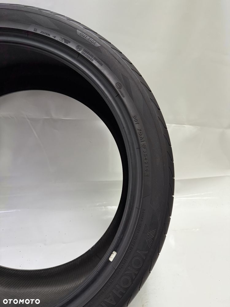 305/35/23 Yokohama Advan Sport V10S 111Y - 3