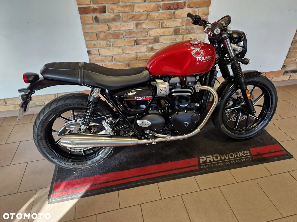 Triumph Street Twin - 21