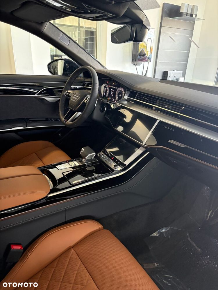 Audi A8 - 25