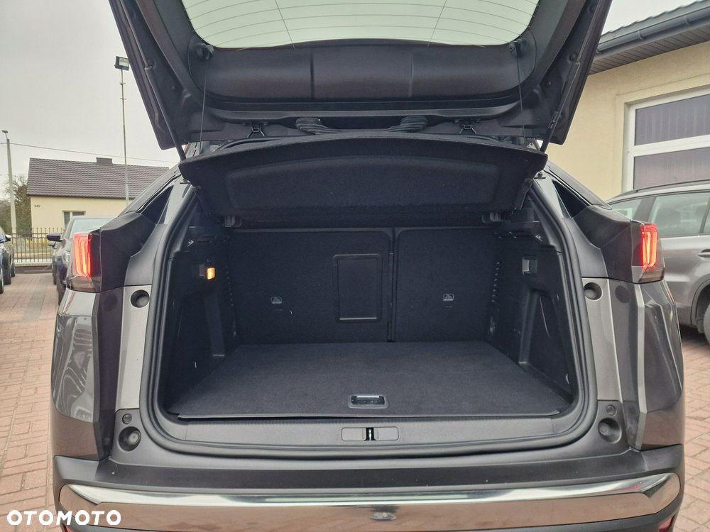 Peugeot 3008 1.6 PureTech HYbrid GT Line S&S EAT8 - 17