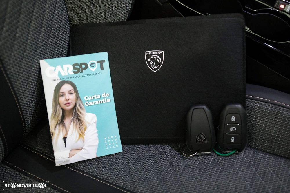 Peugeot 2008 1.2 Hybrid Allure e-DCS6 - 42