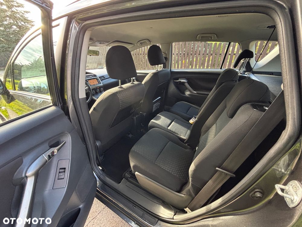 Toyota Corolla Verso 2.0 D-4D Terra 7os - 17