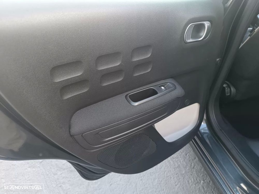 Citroën C3 1.2 PureTech Shine Pack - 26