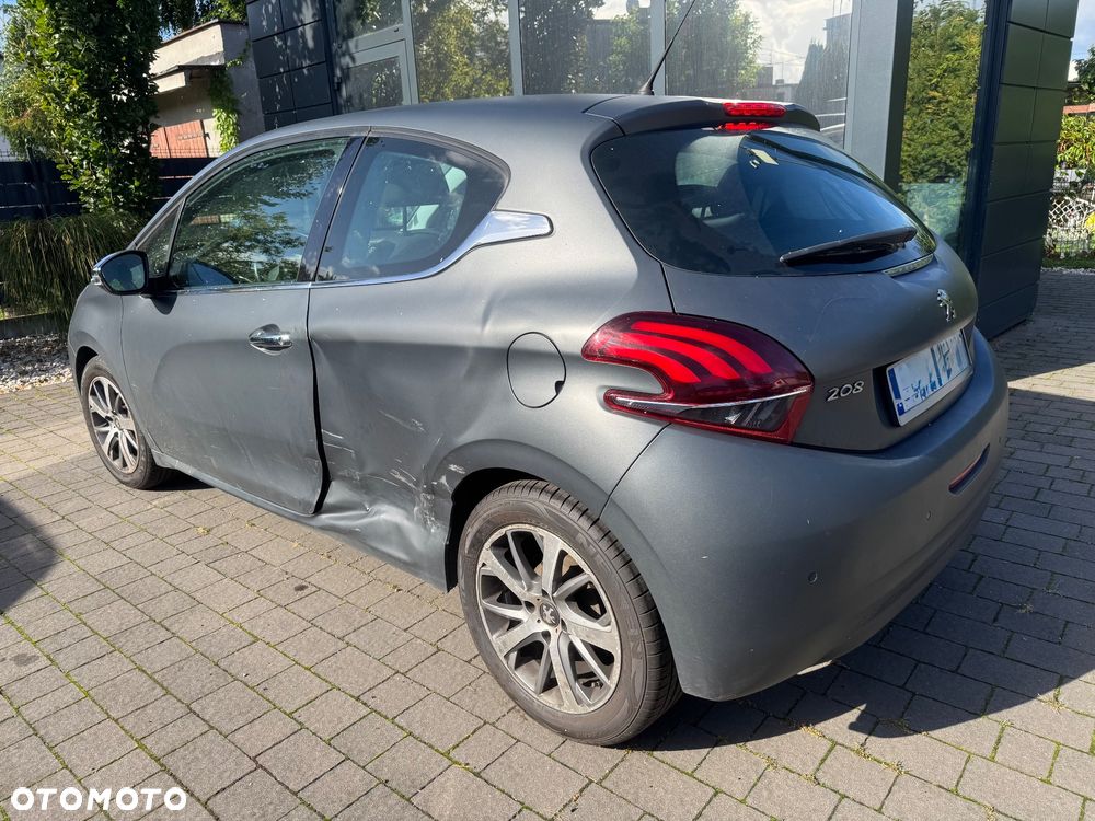 Peugeot 208 2015 photo 5
