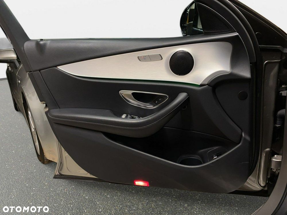 Mercedes-Benz Klasa E - 37