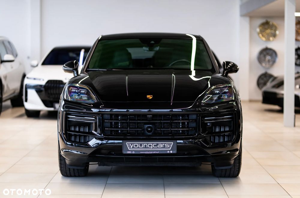 Porsche Cayenne Turbo E-Hybrid PHEV - 2