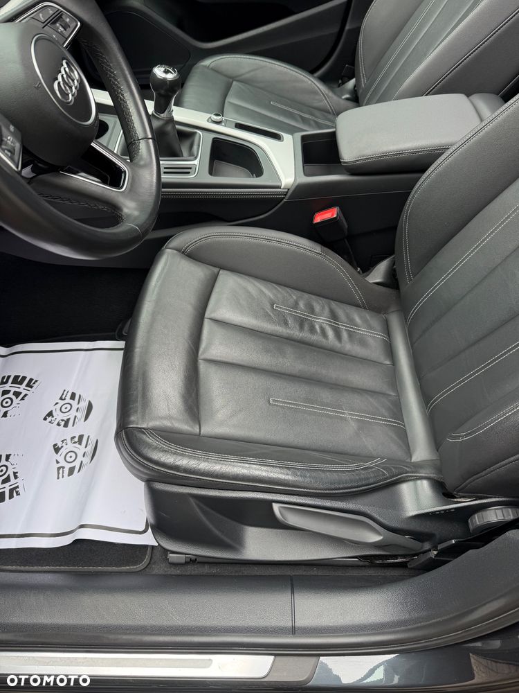 Audi A4 Avant 30 TDI advanced - 22