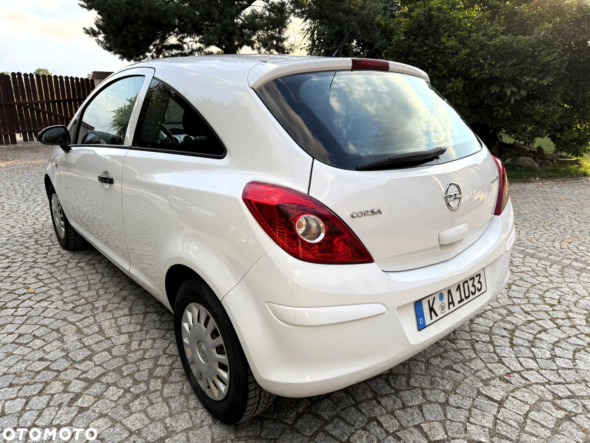 Opel Corsa 1.2 16V - 12