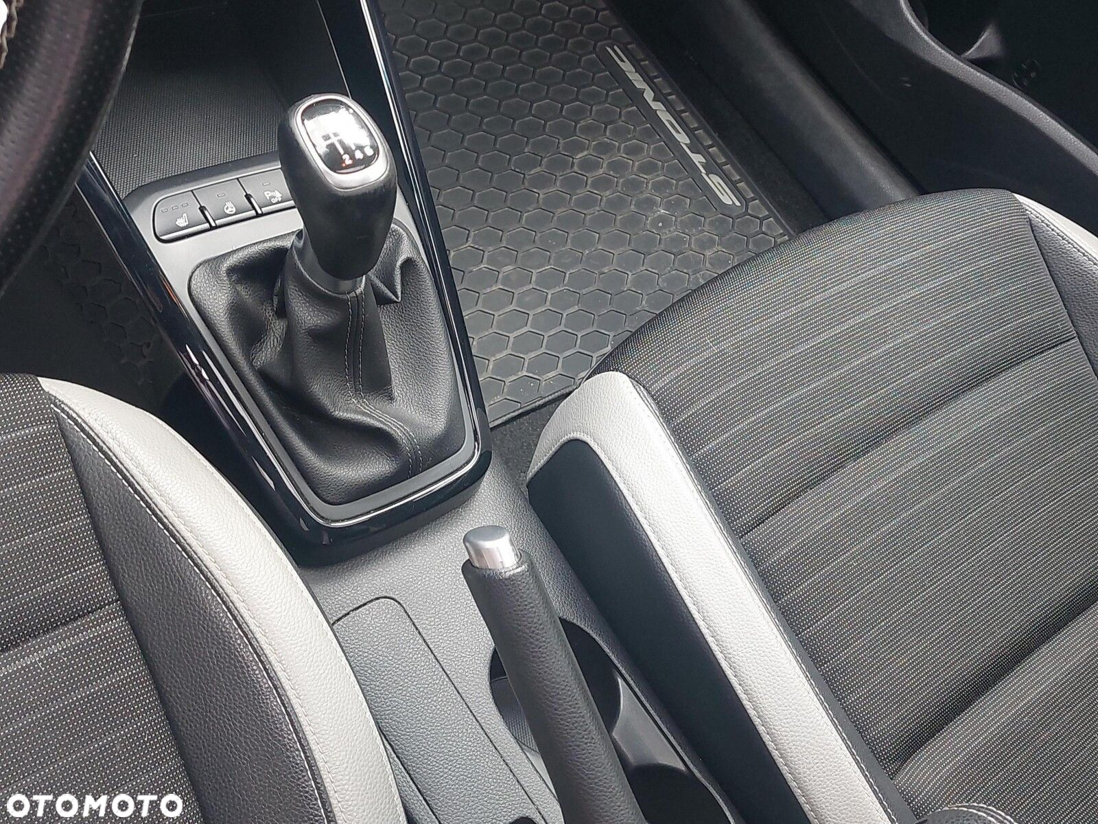 Kia Stonic - 15
