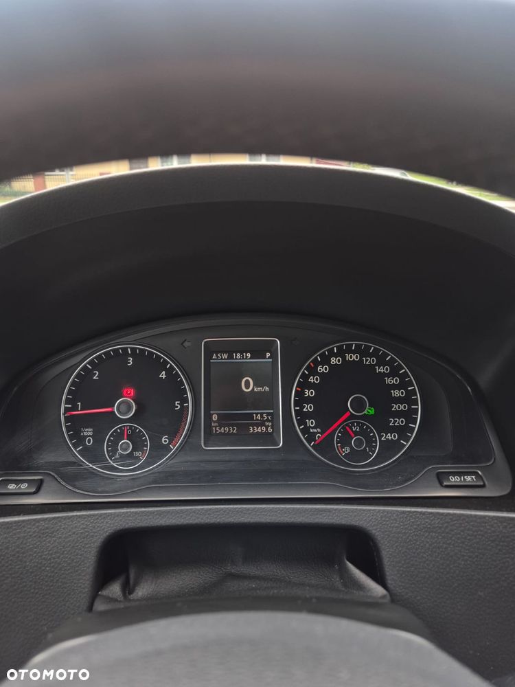 Volkswagen Caravelle - 10