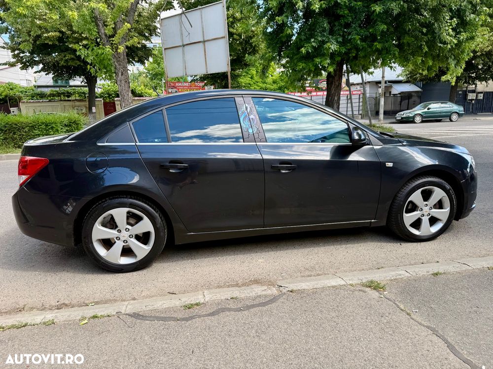 Chevrolet Cruze 1.8 Ecotec LT - 3