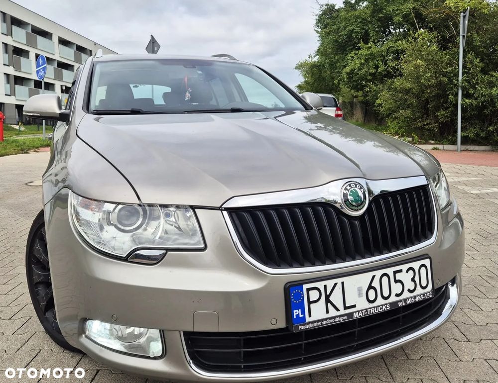 Skoda Superb 2.0 TDI L&K DSG - 37