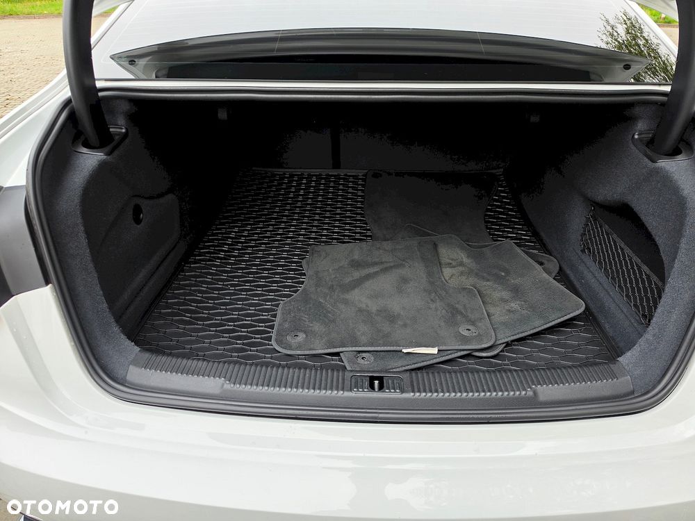 Audi A6 Limousine 2.8 FSI quattro S tronic sport selection - 32