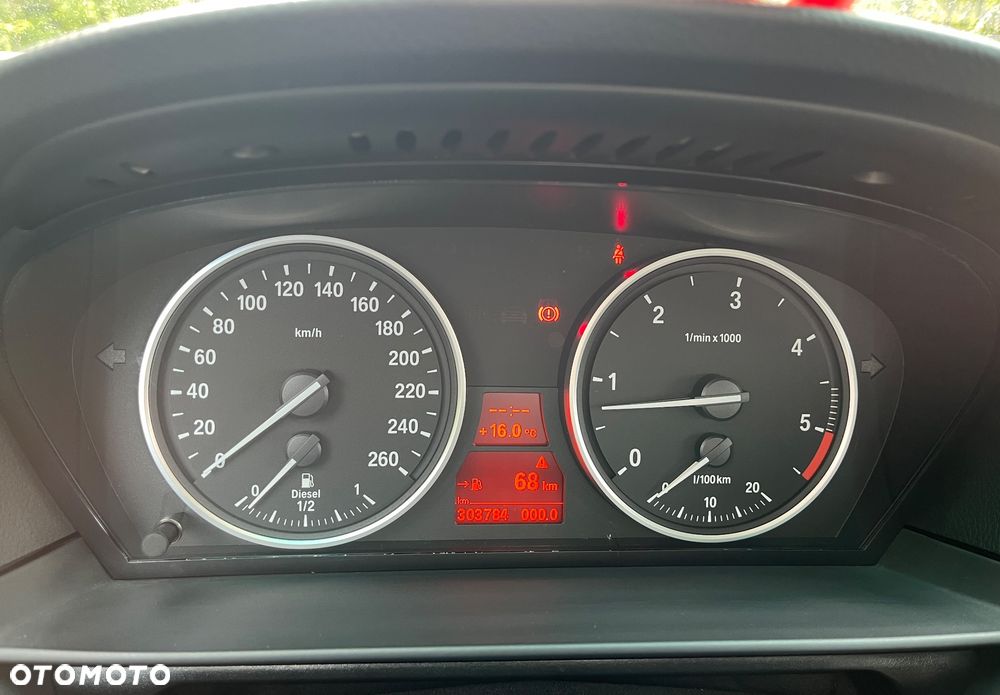 BMW Seria 5 525d - 10