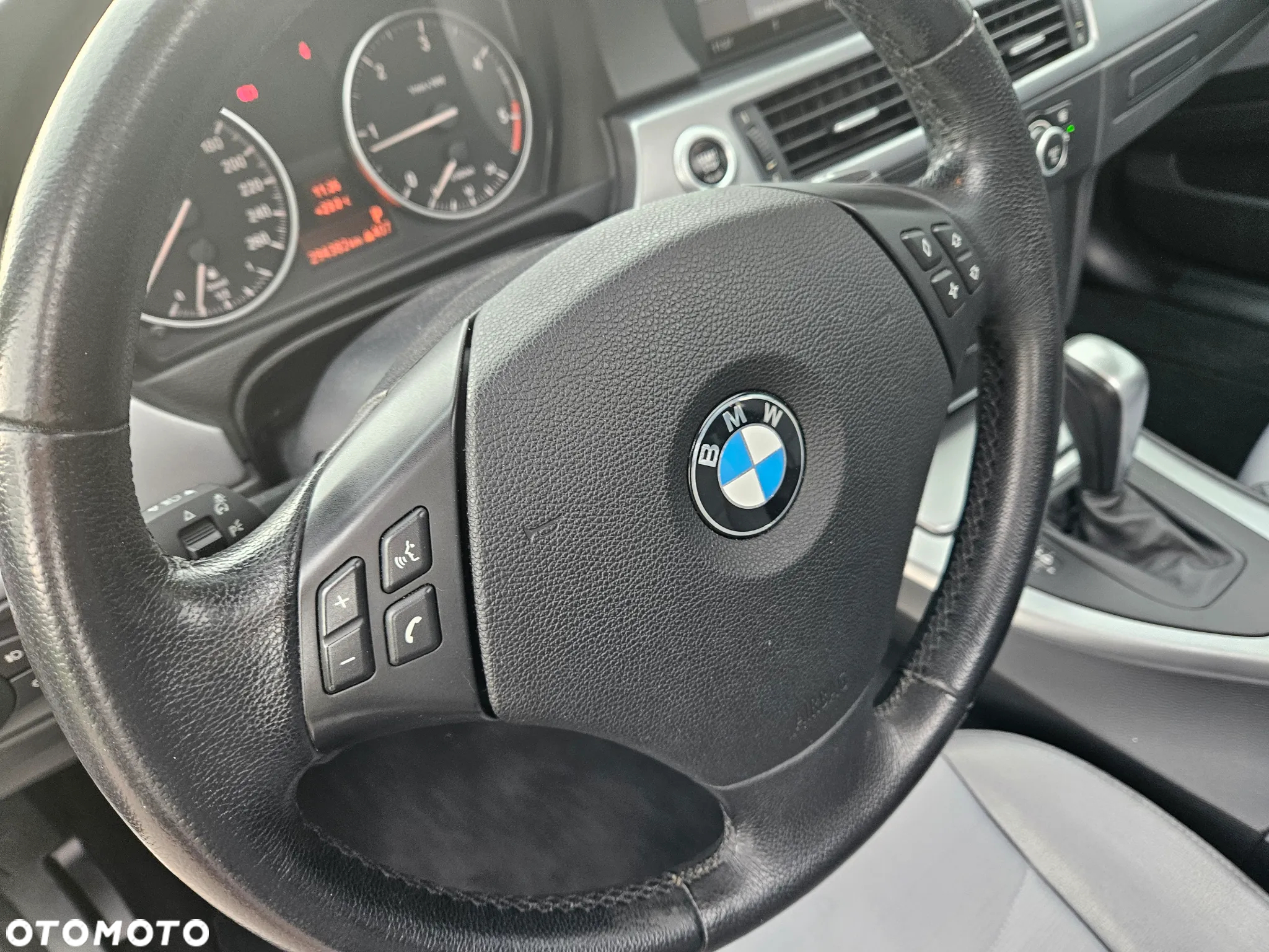 BMW Seria 3 320d DPF Touring - 16