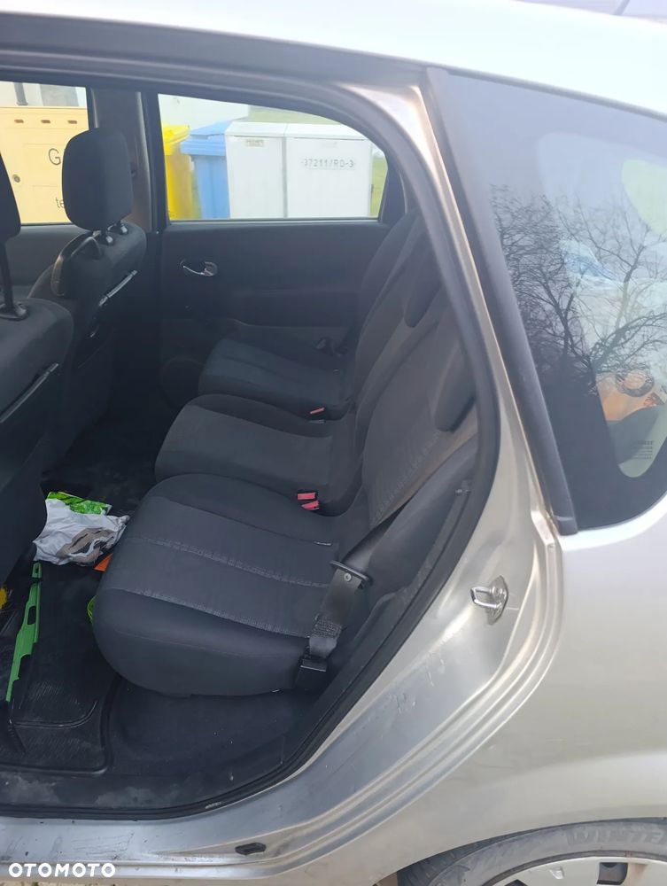 Renault Scenic 1.5 dCi Alize - 3