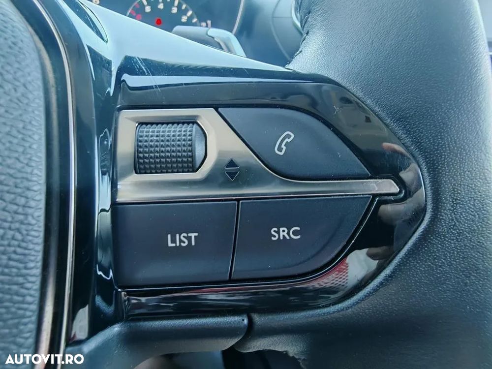 Peugeot 208 1.2L e-DCS6 MHEV Allure - 20