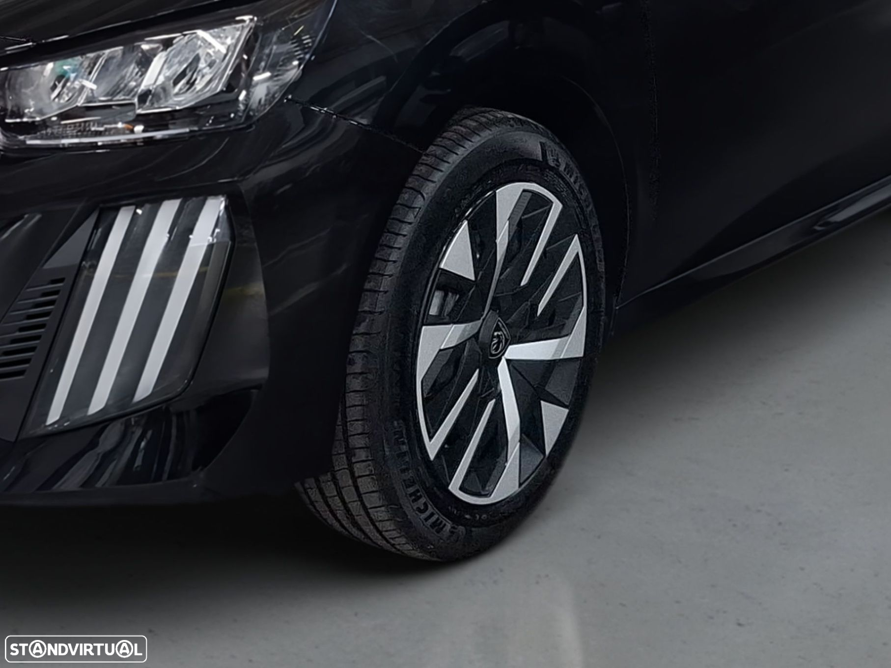 Peugeot 208 - 4