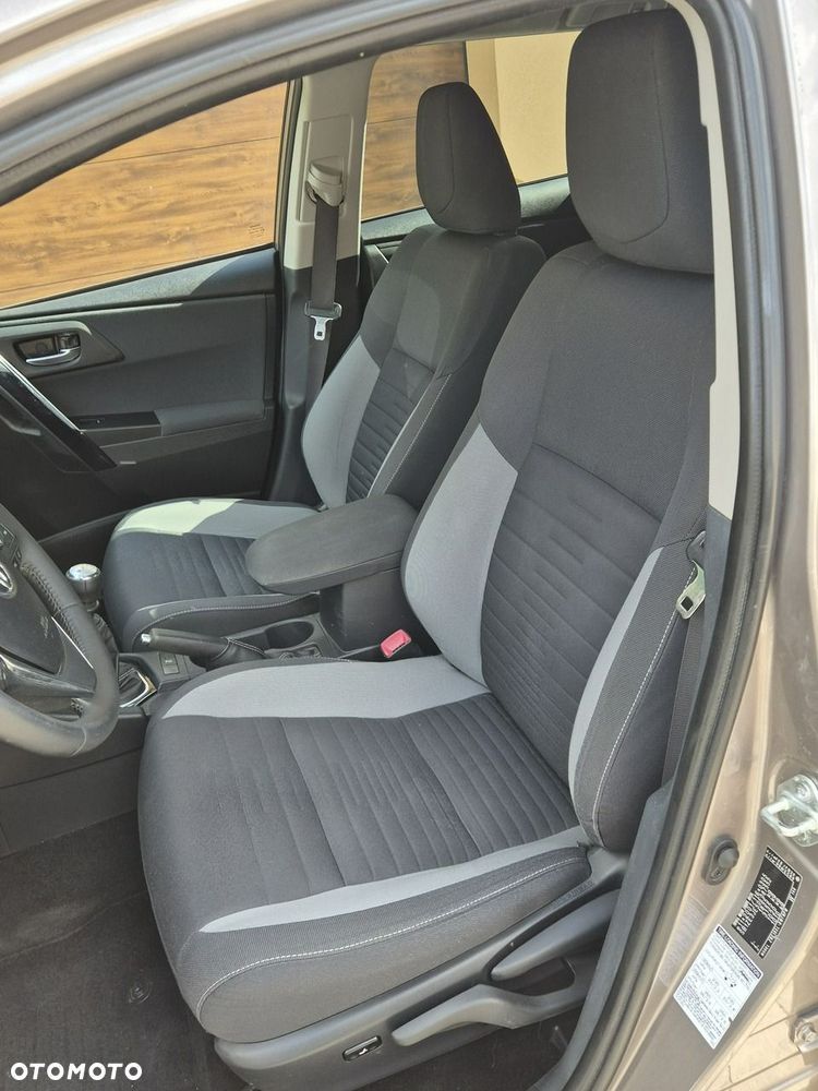 Toyota Auris - 10