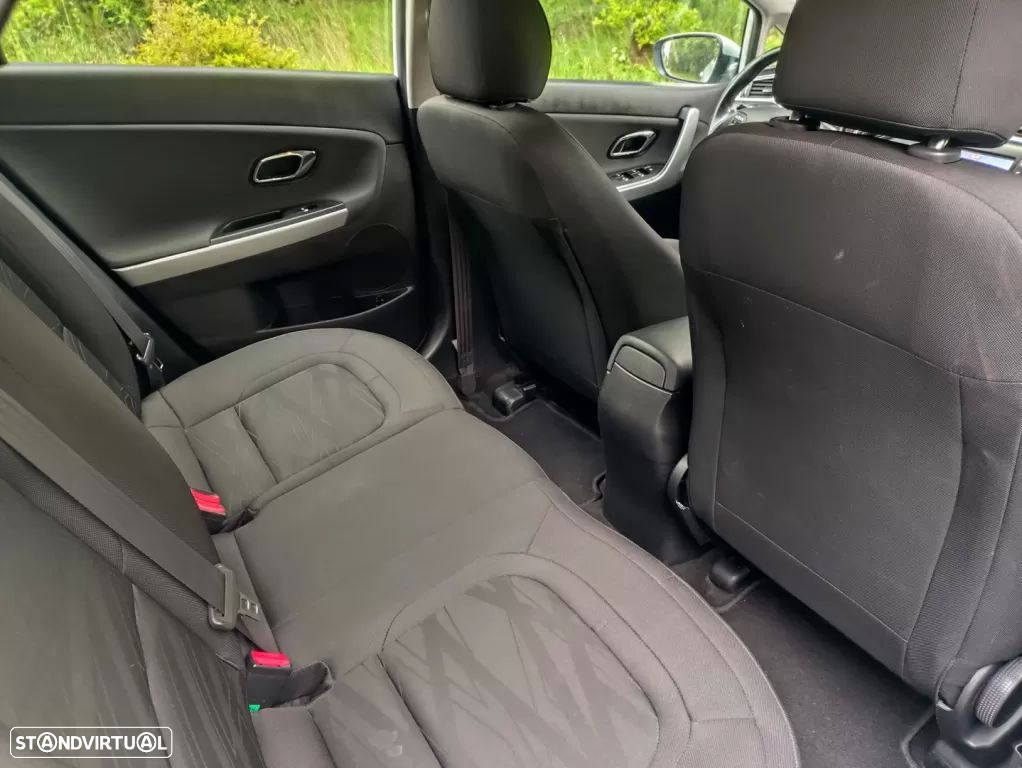 Kia Ceed SW 1.6 CRDi Nav Line - 13