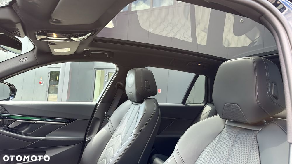 BMW Seria 5 520d xDrive - 28