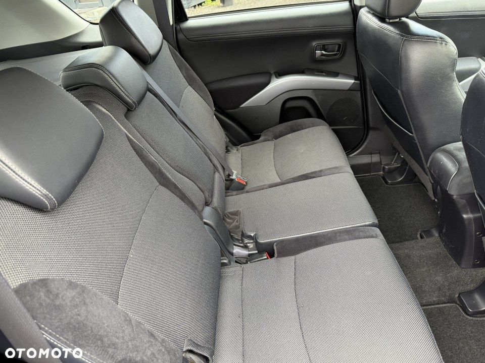 Mitsubishi Outlander 2.0 2WD XTRA - 32
