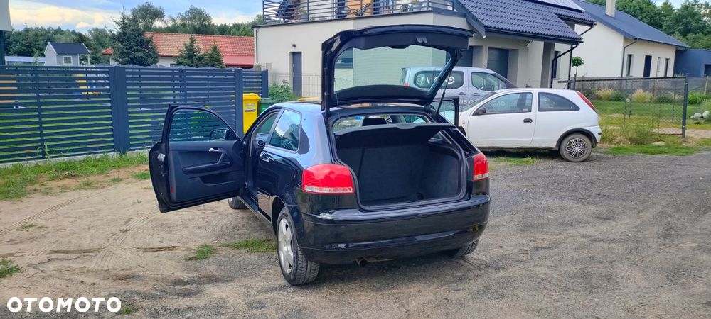 Audi A3 3-drzwiowe 1.6 Ambiente - 24