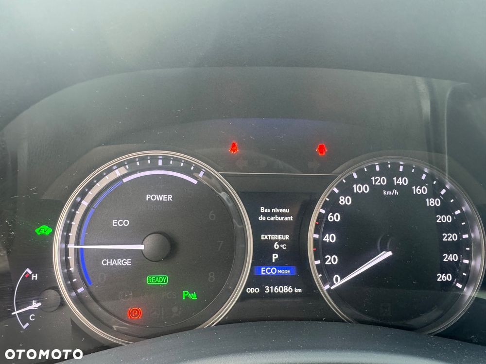 Lexus GS 300h - 12