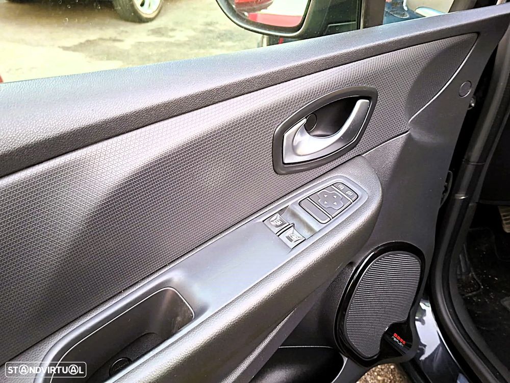 Renault Clio 0.9 TCe Limited - 17