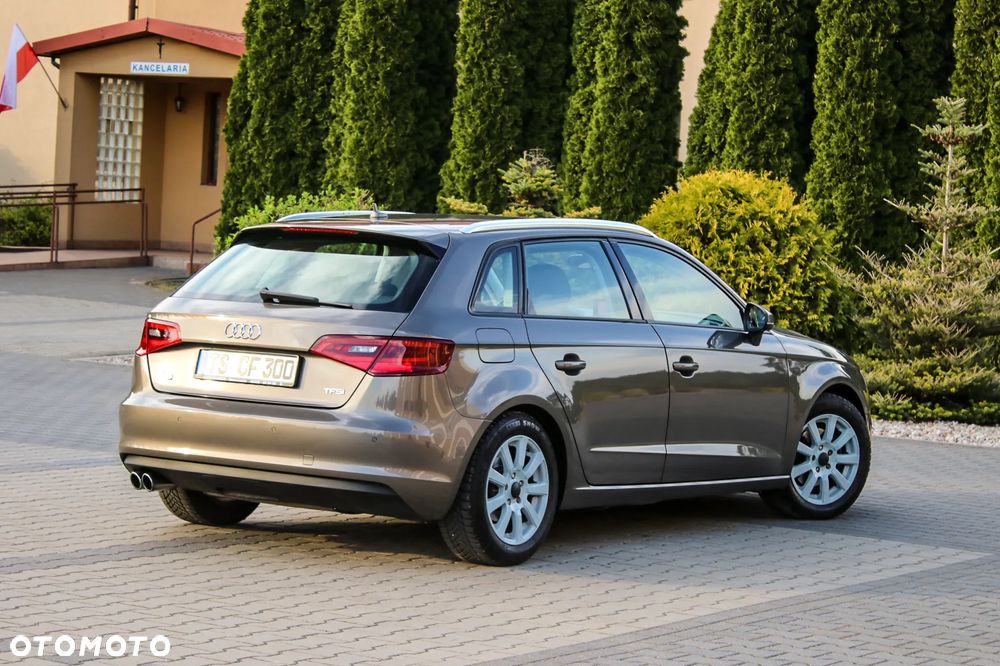 Audi A3 Sportback 1.4 TFSI Attraction - 8