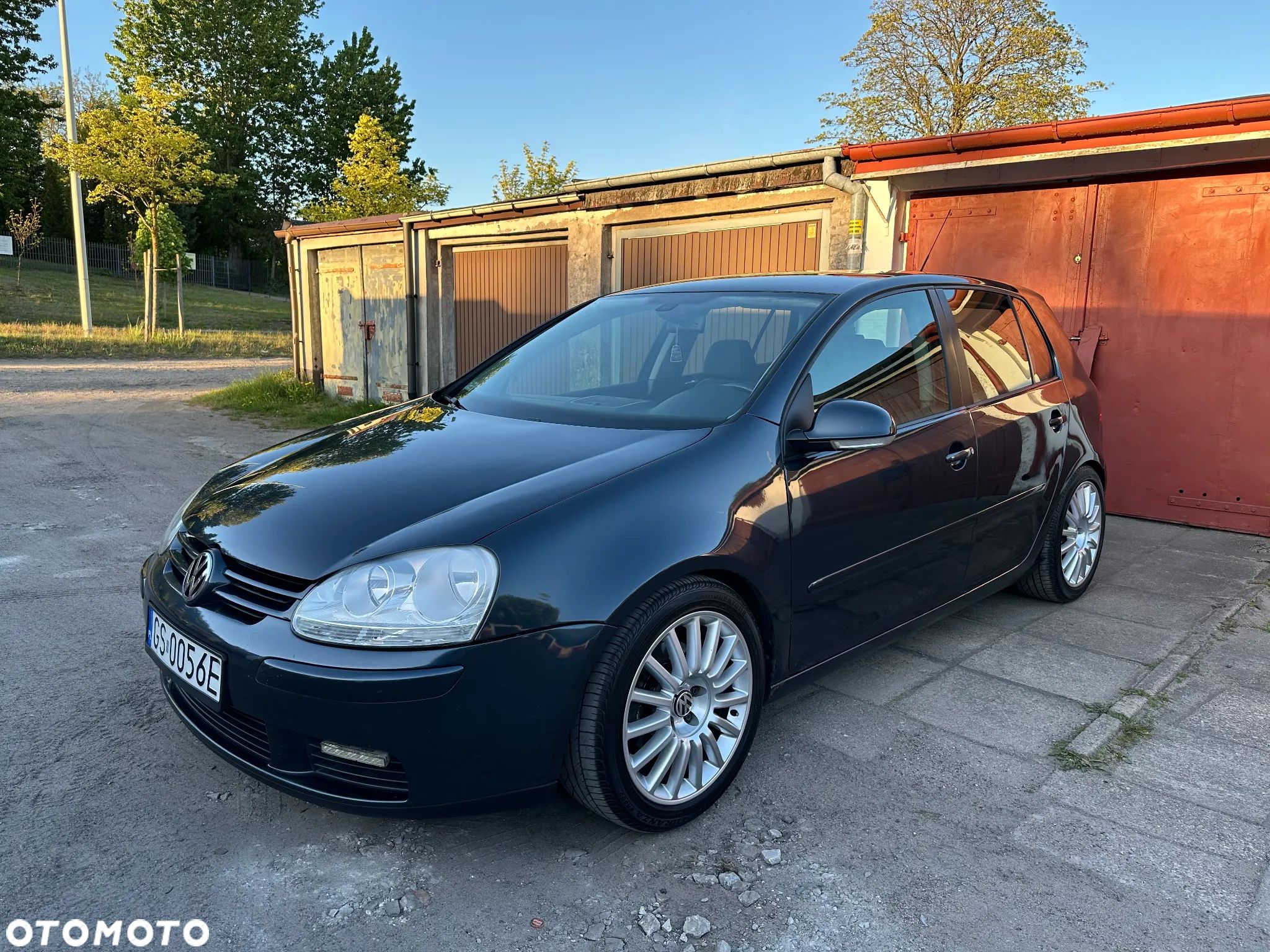 Volkswagen Golf - 1