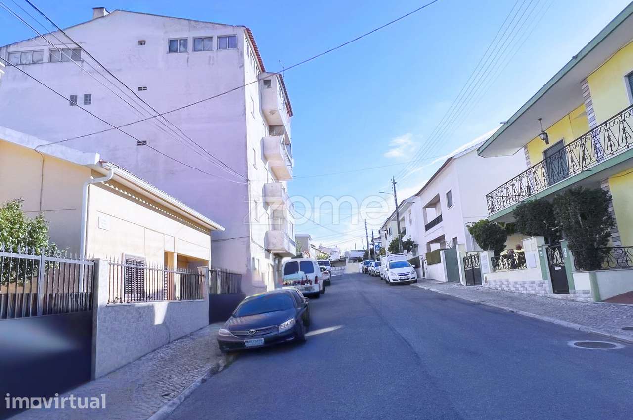 Prédio de Rendimento | 970 m² | S. João da Talha | Rendimento Imedi... - Grande imagem: 2/14