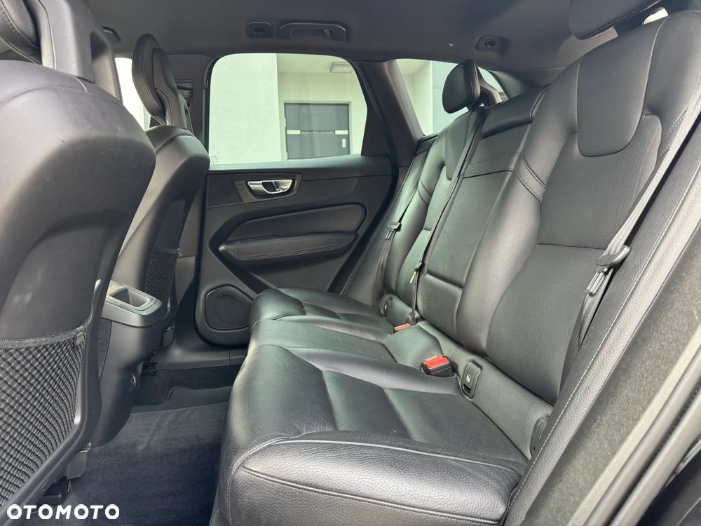 Volvo XC 60 D4 AWD Geartronic Momentum - 18