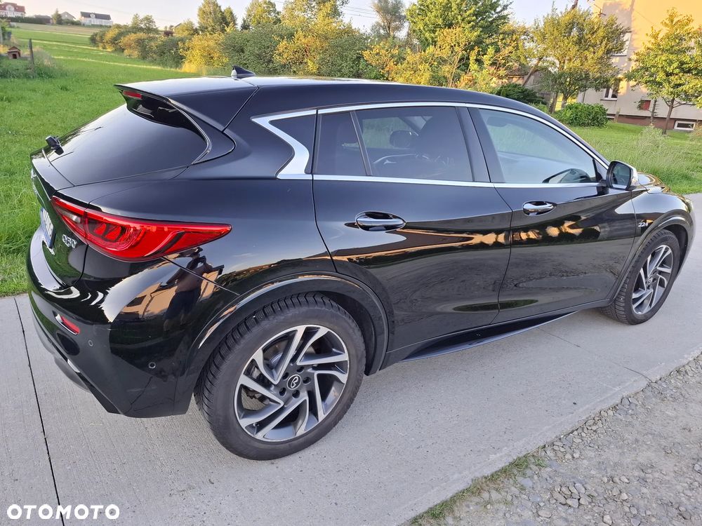 Infiniti Q30 2.2d Premium AWD 7DCT - 6