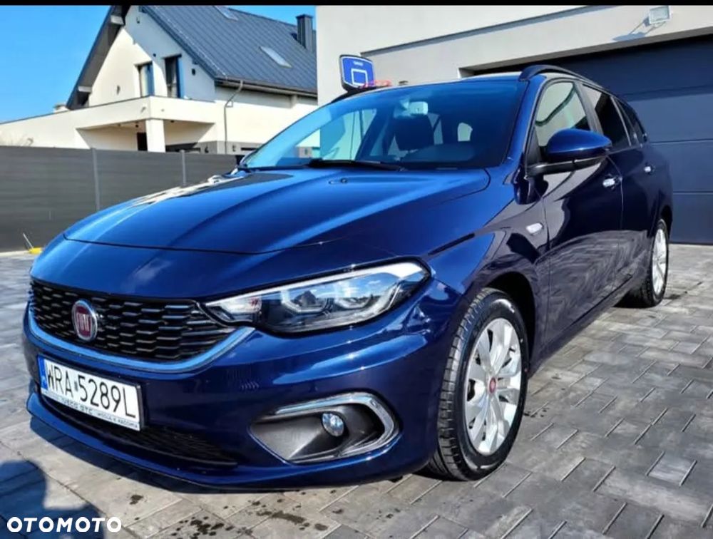 Fiat Tipo 1.4 T-Jet 16v Lounge EU6d - 1
