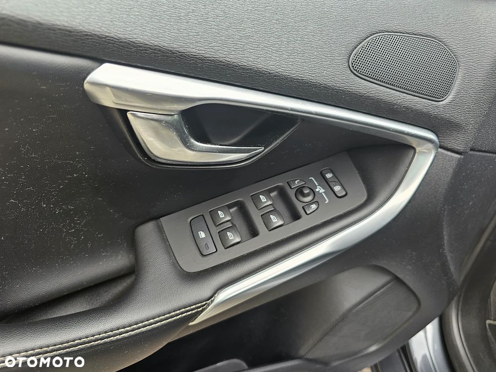 Volvo V40 D2 R-Design Kinetic - 18
