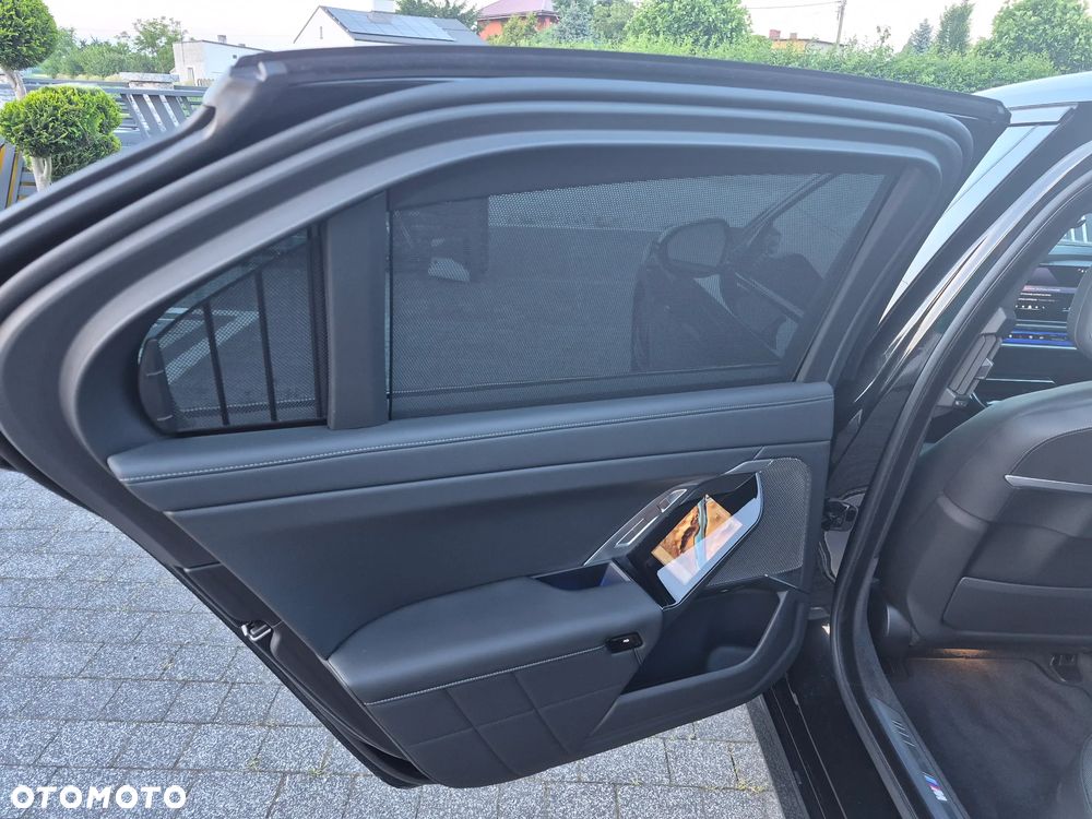 BMW Seria 7 740i - 18