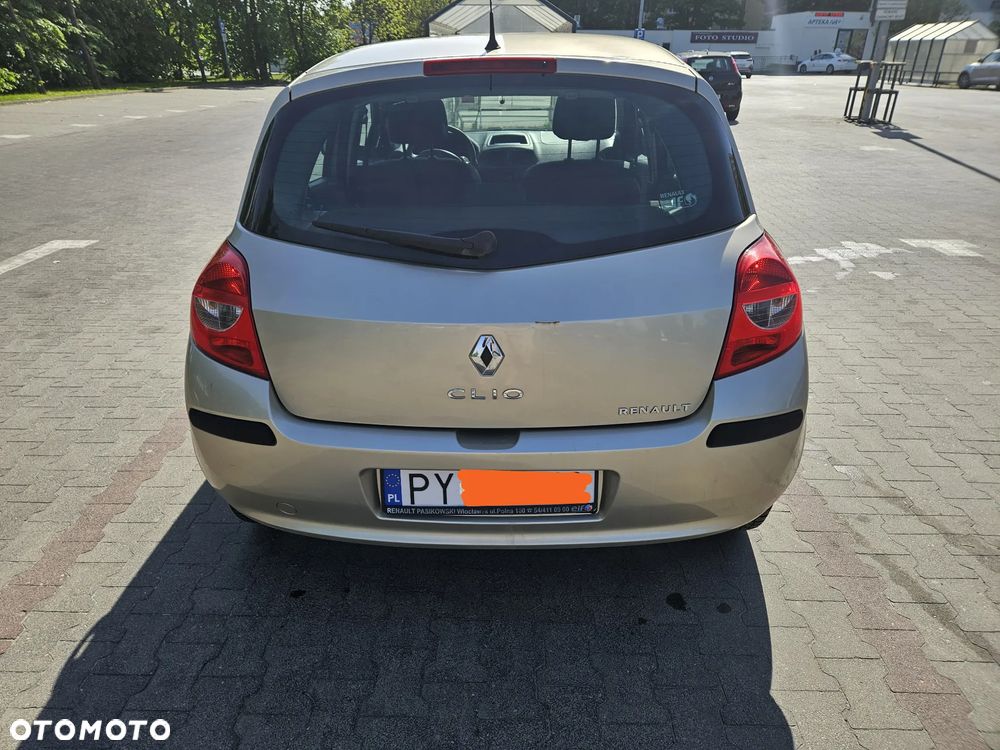 Renault Clio 1.4 16V Authentique - 4